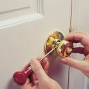 Особенности осуществления ремонта дверных ручек металлических дверей Выпадает вываливается ручка на входной металлической двери